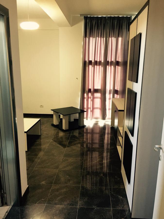Herges Hotel Durres Bagian luar foto