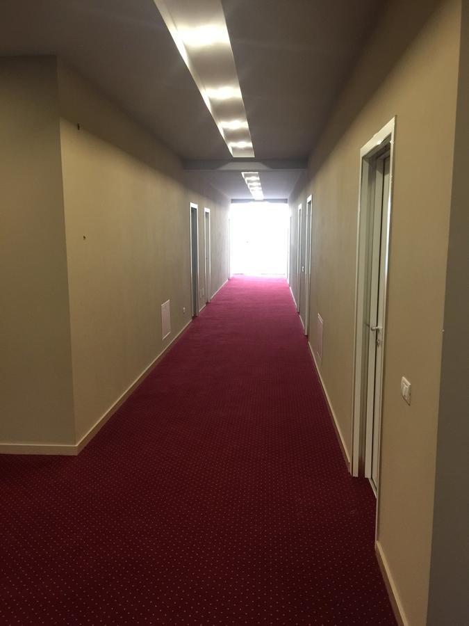 Herges Hotel Durres Bagian luar foto