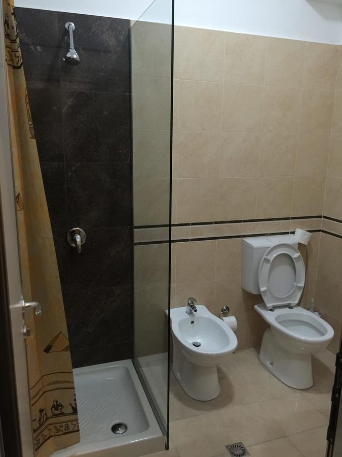 Herges Hotel Durres Bagian luar foto