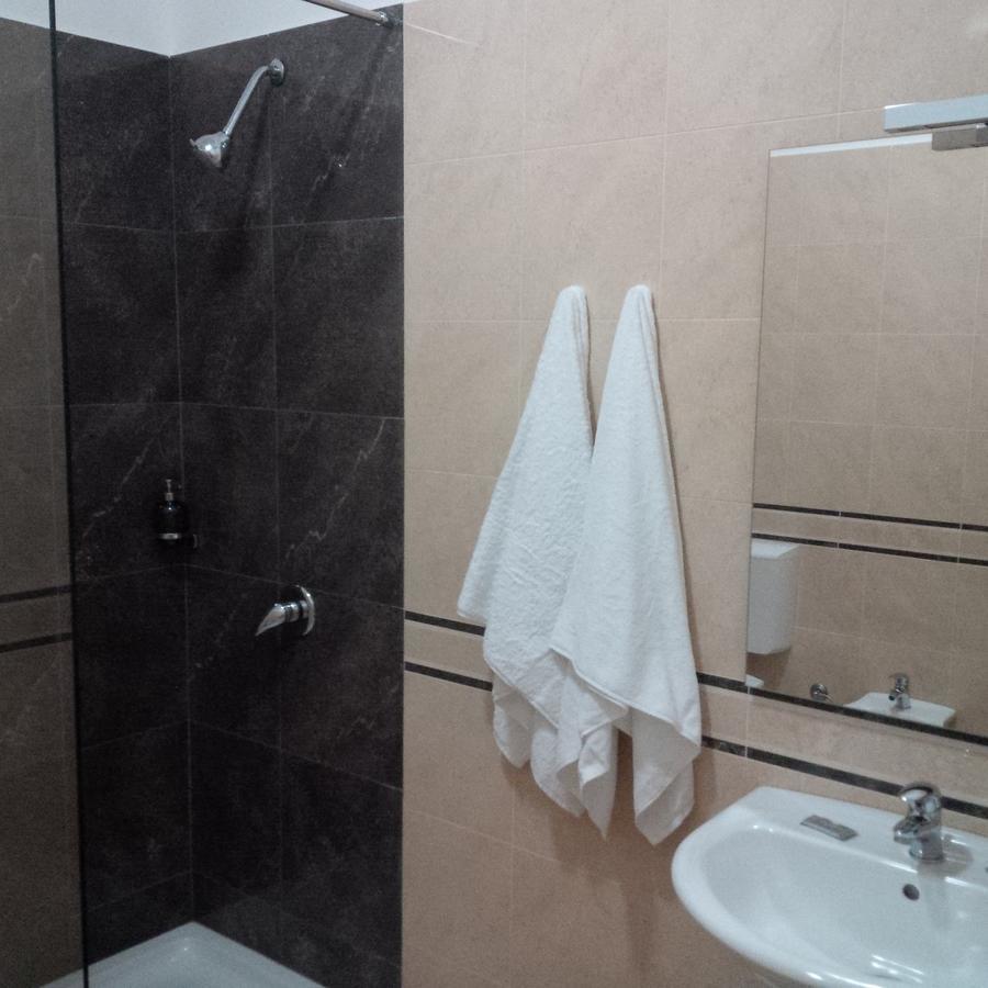Herges Hotel Durres Bagian luar foto