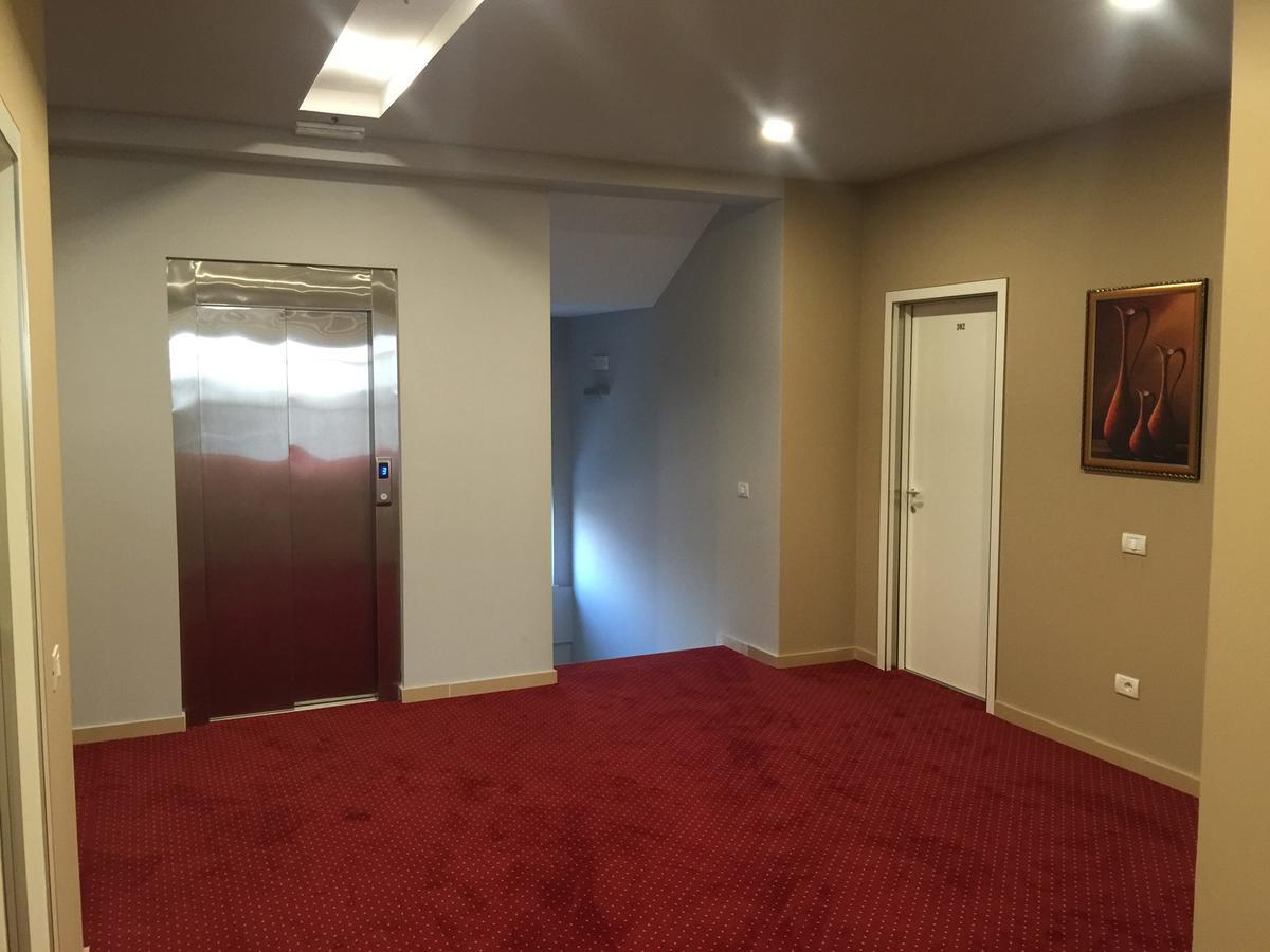 Herges Hotel Durres Bagian luar foto