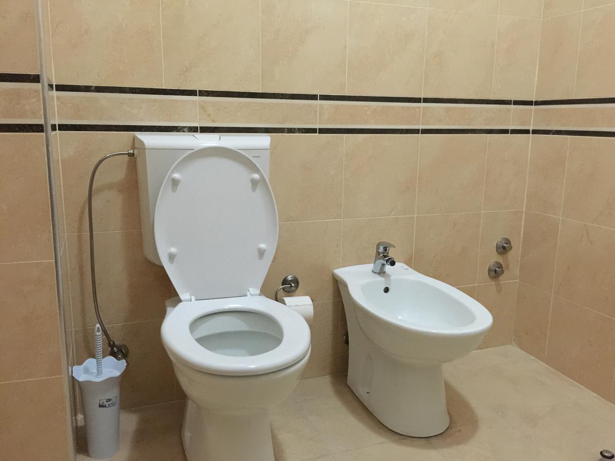Herges Hotel Durres Bagian luar foto