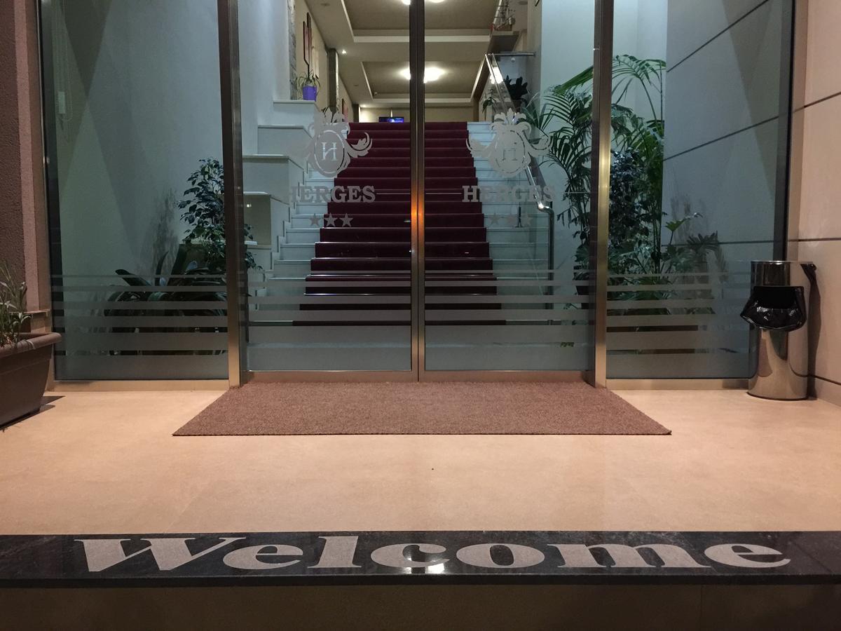 Herges Hotel Durres Bagian luar foto