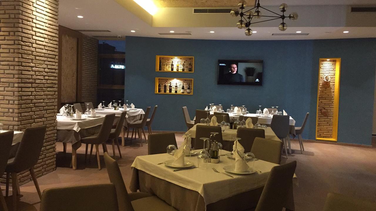 Herges Hotel Durres Bagian luar foto