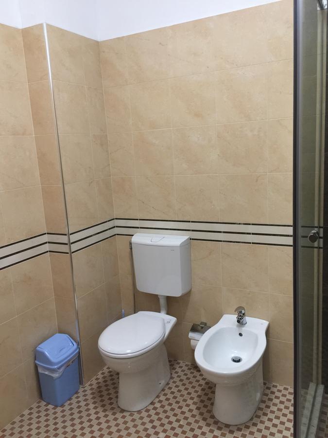 Herges Hotel Durres Bagian luar foto